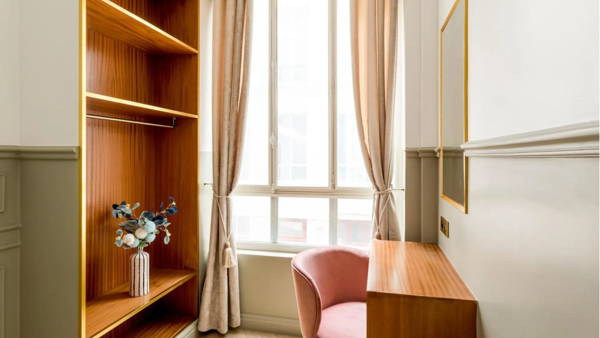Apartment Merveil - Luxury Suite - Louvre - Rousseau Paris France