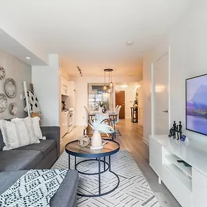 Luxury Downtown Near Cn Tower , Toronto Canada